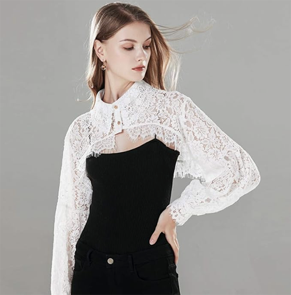 Lace sleeved collar